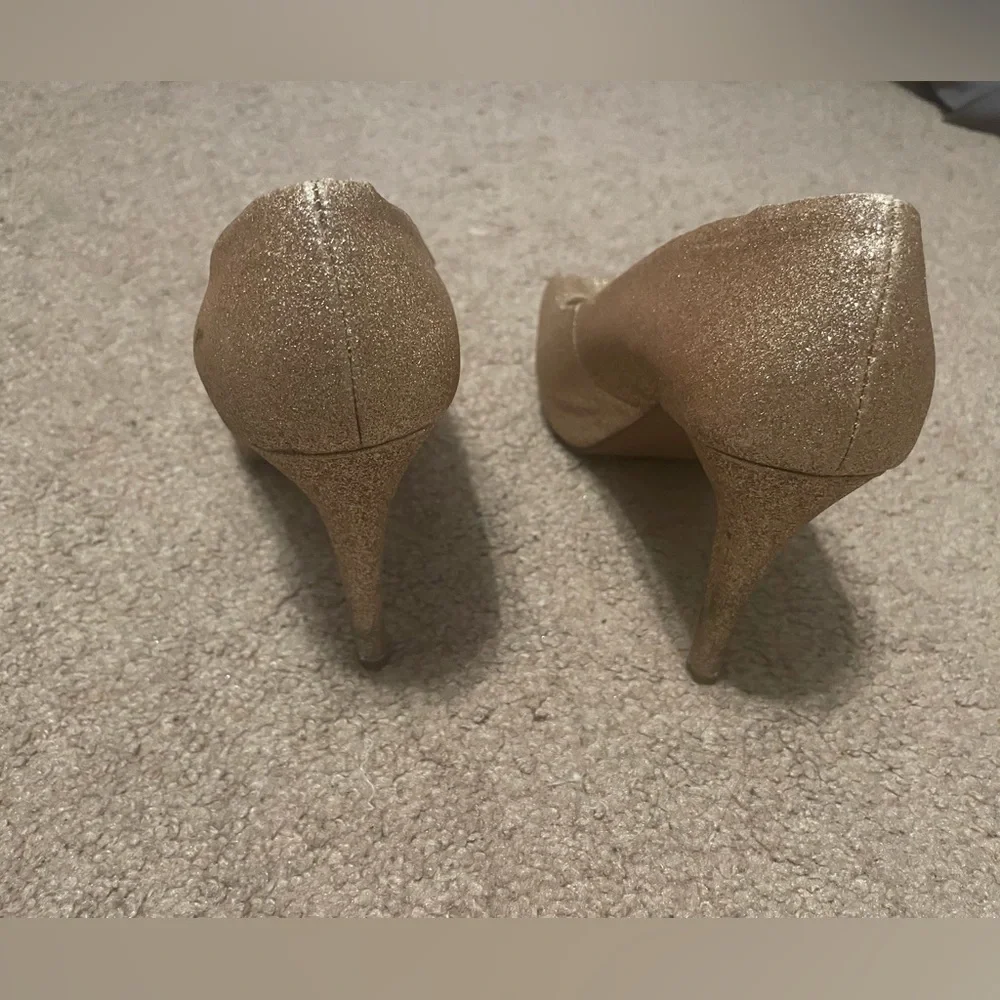 Nine West gold sparkly peep toe heels‎ size 8.5